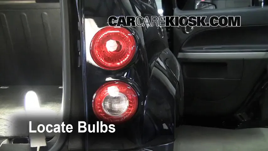 2007 Chevrolet HHR LT 2.2L 4 Cyl. Lights Tail Light (replace bulb)